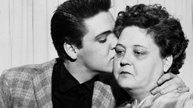 Photo of Elvis Presley’s Troubling Relationship With His Mom Ended His Romance With Natalie Wood (Exclusive)