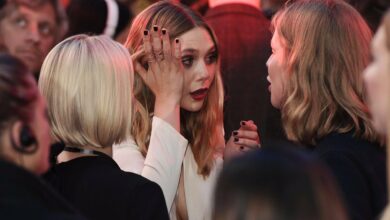 Photo of Elizabeth Olsen Cried When She Met This Iconic Actor