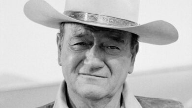 Photo of John Wayne Sent Clint Eastwood an Angry Letter Over This Movie