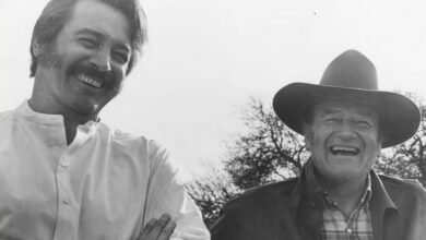 Photo of The perfect union between John Wayne and Rock Hudson in The Undefeated (1969).
