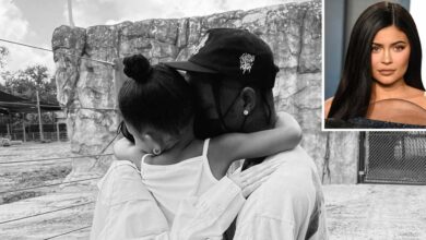 Photo of Kylie Jenner’s Daughter Stormi Is ‘Helping’ with Brother Wolf, Says Source: ‘Cutest Big Sister’