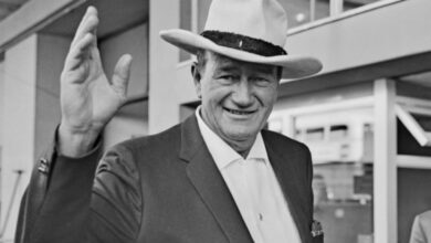 Photo of Inside John Wayne’s Newport Beach Home He ‘Sure as Hell Couldn’t Afford’ Later