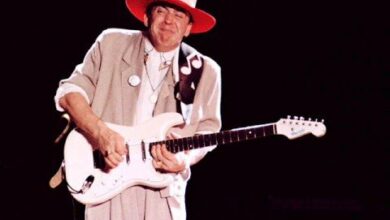 Photo of Watch Stevie Ray Vaughan Tear it Up at the “Biggest Party In History”