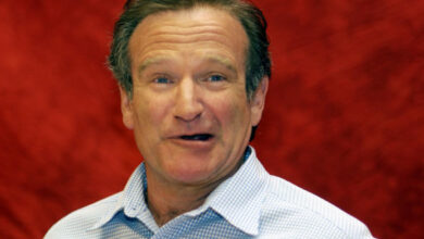 Photo of Robin Williams Said ‘Mork & Mindy’ Took Material from His Stand Up Act