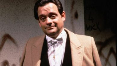Photo of Only Fools and Horses star Sir David Jason’s unlikely day job before he became a famous actor