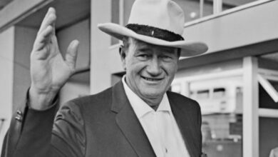 Photo of John Wayne Once Intentionally Embarrassed Himself to Protect His Elderly Mentor