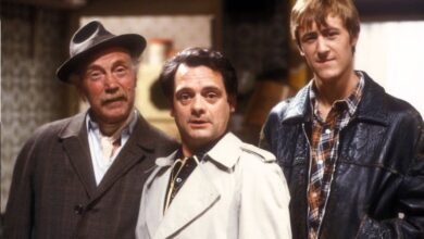 Photo of Only Fools and Horses legends barely recognisable as they get together for reunion