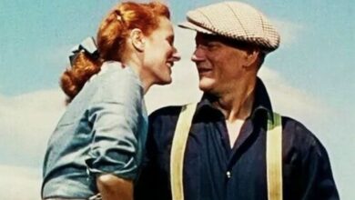 Photo of John Wayne’s wife ‘fell in love all over again’ as star ‘reached peak of career’