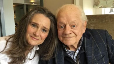 Photo of Sir David Jason’s wife ‘shock’ at unknown daughter she has welcomed into family