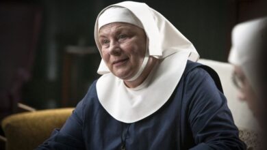 Photo of PBS Call the Midwife star Pam Ferris looks worlds away from Sister Evangelina in throwback pictures from 30 years ago with pal David Jason