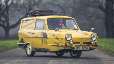 Photo of Only Fools and Horses: Del Boy’s iconic three-wheel Reliant Regal Supervan set to go under the hammer