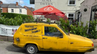 Photo of The Alma Tavern buys Only Fools and Horses Trotter van