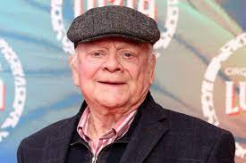 Photo of Only Fools and Horses star Sir David Jason, 83, reveals bionic body part he’s had fitted