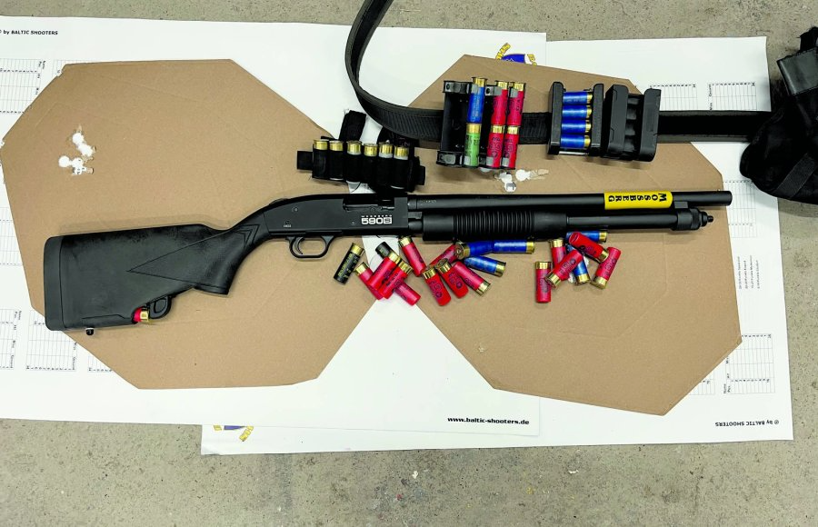 Photo of Test: 12/76 Mossberg 590S pump-action shotgun with TactaLoad Flash-5 gunstock