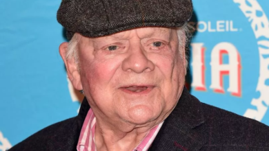 Photo of Sir David Jason gives health update after cancelling Only Fools and Horses event